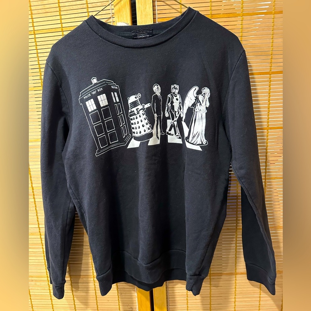 2012 Doctor Who Abbey Road Parody Sweatshirt Women’s S